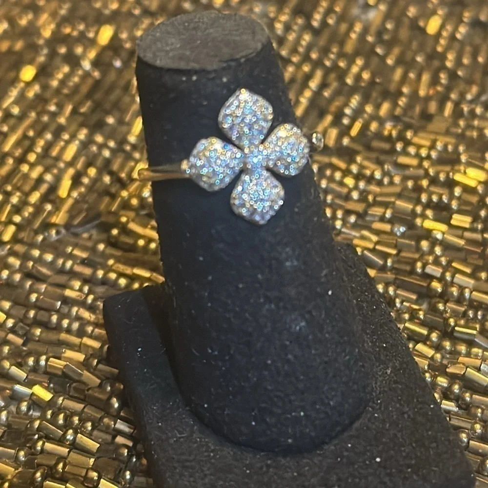 NEW Sparkly flower ring GP over‎ .925 silver